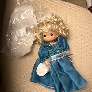 NWT Precious Moments Angel of the Month Doll – November